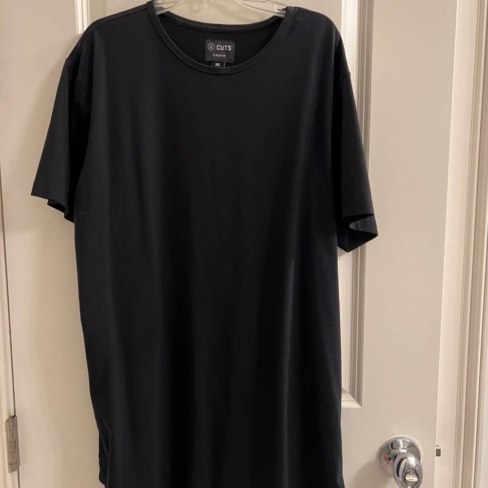 Cuts Clothing Curve Hem AO T-Shirt, Size XXL, in Black